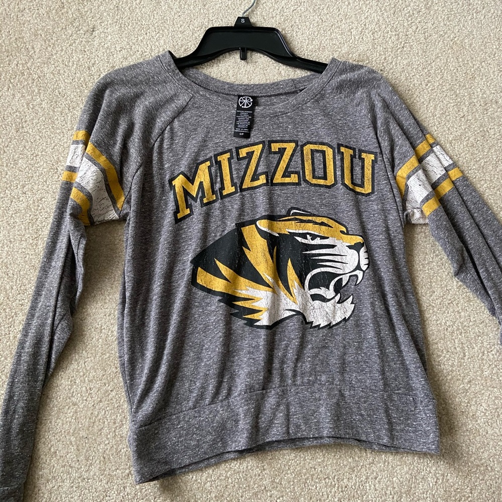 Long sleeve thin mizzou shirt
